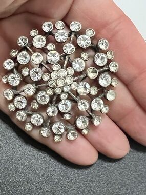 Vintage Crystal Burst Rhinestone Brooch - Silver Tone